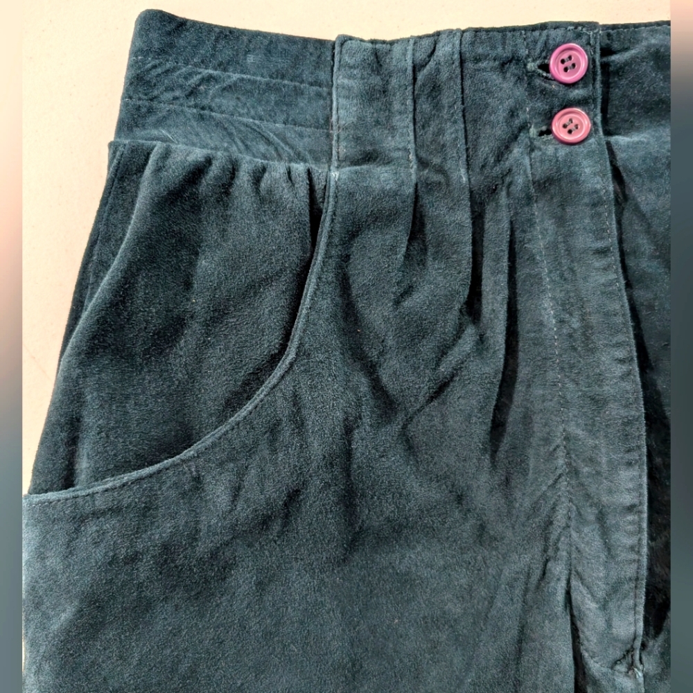 Vintage green suede, pleated pencil skirt w slit. Laurice. Size 10. 29" waist - Picture 7 of 13